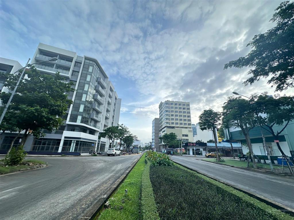 Bán lô góc 2 mặt tiền 465m2 đường lê văn quý gần biển mỹ khê được xây cao tầng xây khách sạn