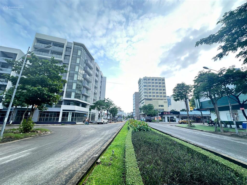 Bán lô góc 2 mặt tiền 465m2 đường lê văn quý gần biển mỹ khê được xây cao tầng xây khách sạn