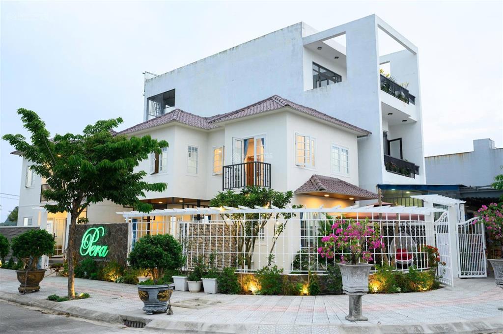 Cho thuê villa 4pn + 2 sofa bed đường anh đức kđt đầm sen hòa xuân