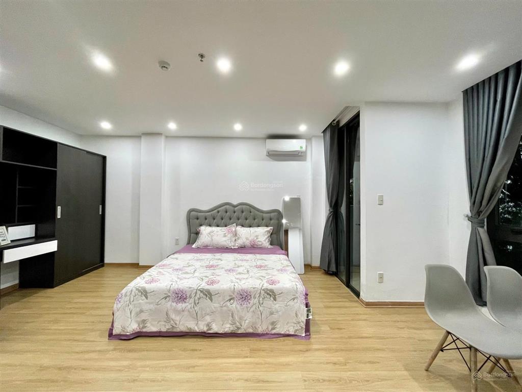 Bán toà căn hộ 6 tầng đường hoàng bích sơn trung tâm biển mỹ khê có 11 phòng doanh thu tốt