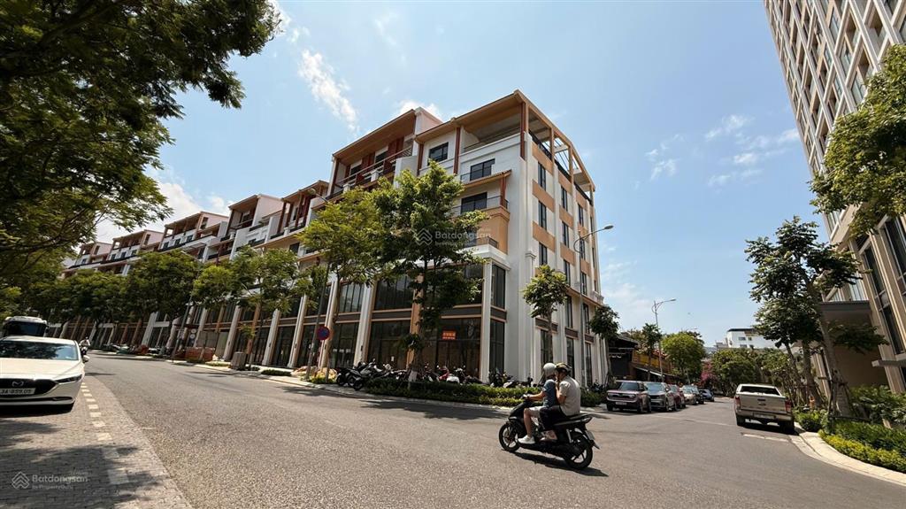 Bán shophouse 5 tầng căn góc 2 mặt tiền đường phạm hữu kính  trần thị lý đối diện tòa sun panoma2