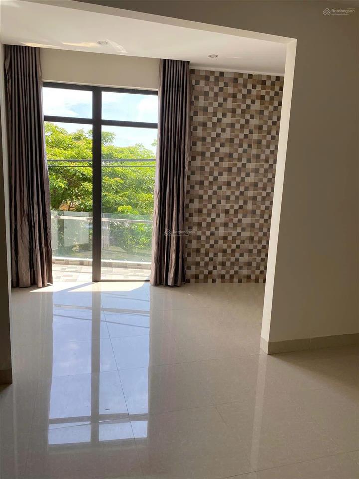 Bán nhà 3 tầng đường yên khê 2 trung tâm thanh khê view kênh sinh thái mát mẻ ra biển 500m