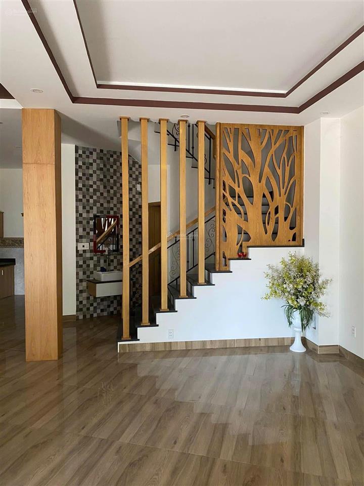 Bán nhà 3 tầng đường yên khê 2 trung tâm thanh khê view kênh sinh thái mát mẻ ra biển 500m