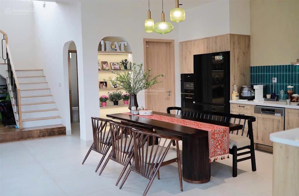 Bán villa 2 mặt tiền nguyễn đình hoàn full nội thất cao cấp sơn trà bên sông hàn cho thuê tốt