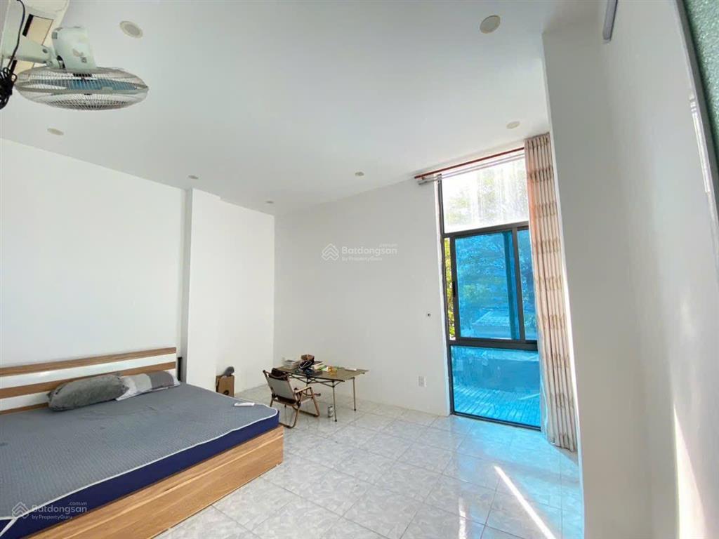 Bán nhà 3 tầng đường thế lữ sát vương thừa vũ, vị trí trung tâm sơn trà, ra biển 900m