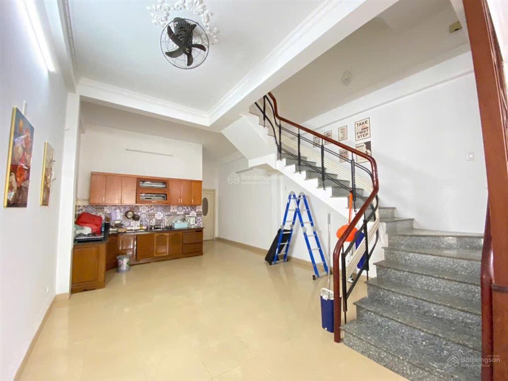 Bán nhà 3 tầng đường thế lữ sát vương thừa vũ, vị trí trung tâm sơn trà, ra biển 900m
