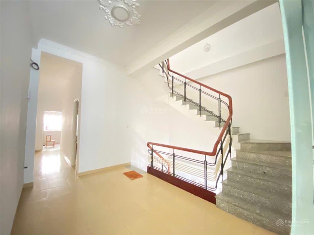 Bán nhà 3 tầng đường thế lữ sát vương thừa vũ, vị trí trung tâm sơn trà, ra biển 900m