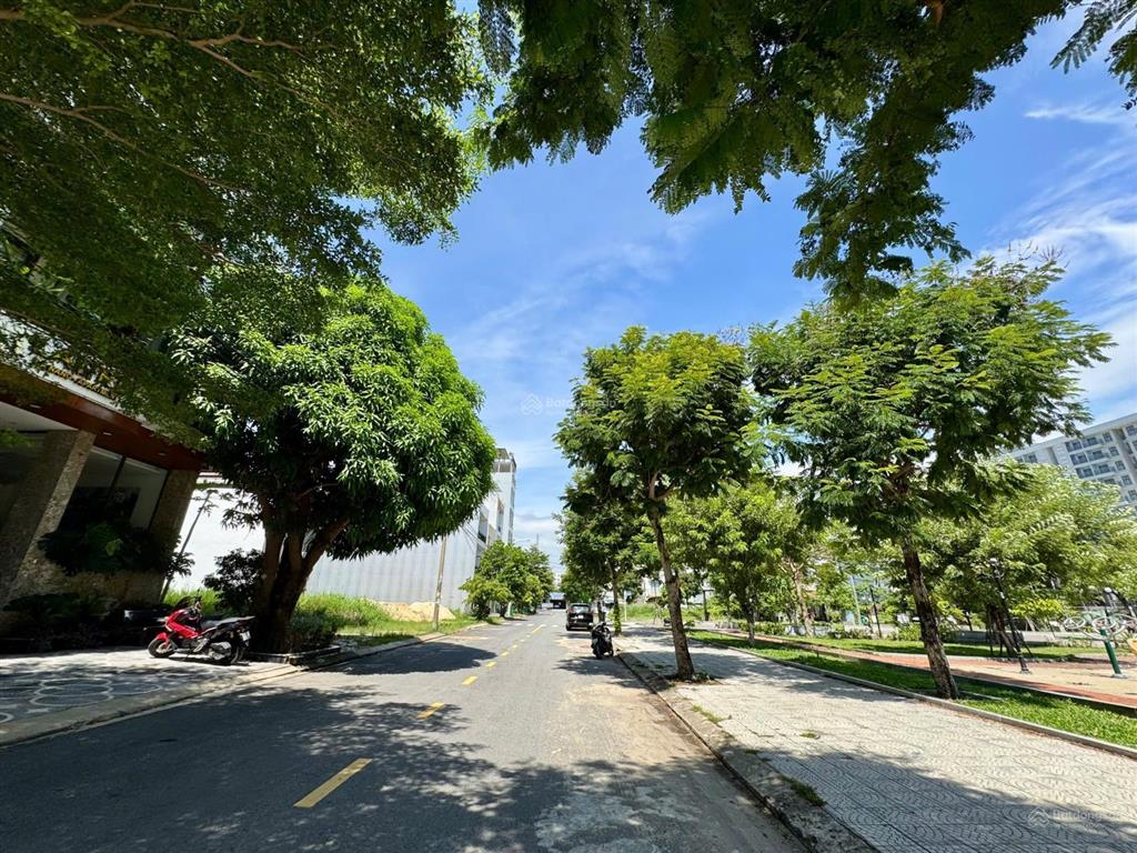 Bán lô đất 110m2 ngang 6m đường khuê mỹ đông 14 sát biển mỹ khê thoáng siêu đẹp cách biển 300m