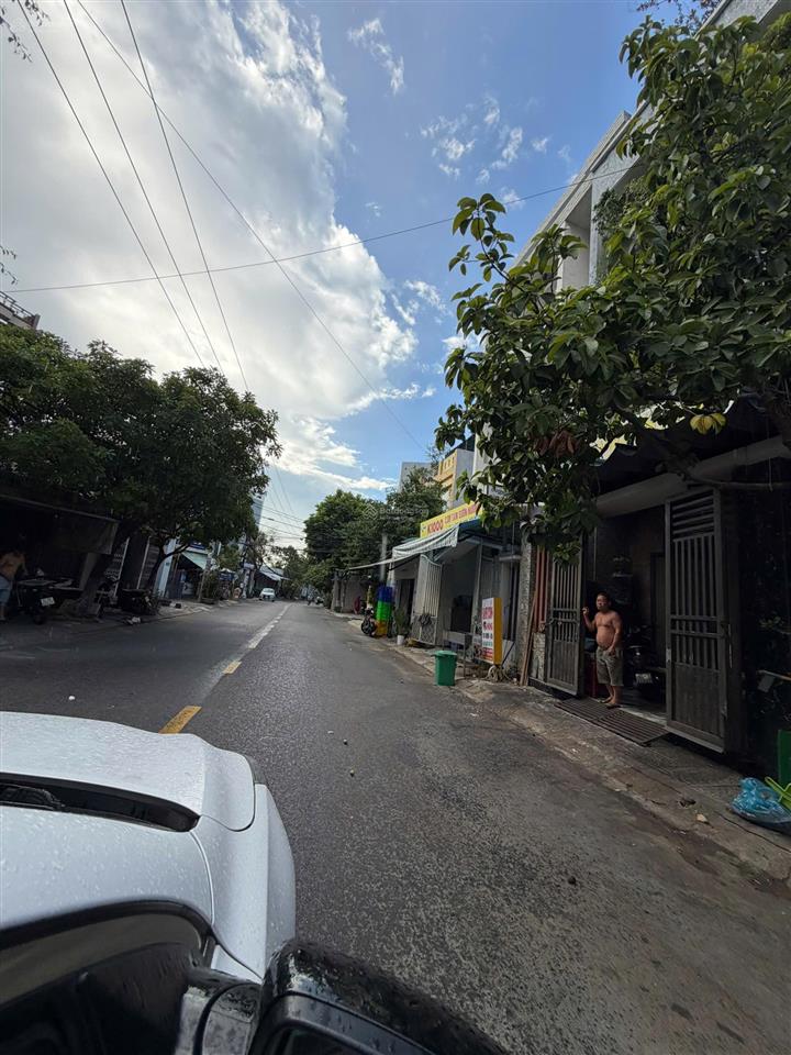 Bán đất tặng nhà 2 tầng đường phó đức chính gần biển mỹ khê, giá rẻ hơn thị trường 1 tỷ bán nhanh