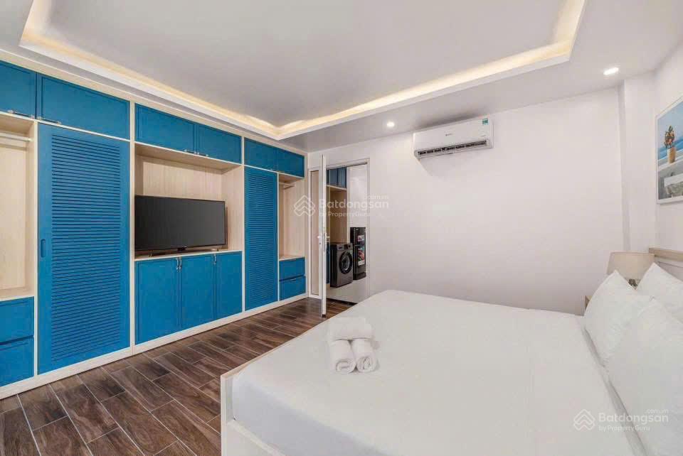 Bán khách sạn 8 tầng đường an thượng 1 lõi phố tây an thượng ra biển 50m bãi tắm mỹ khê đẹp giá tốt