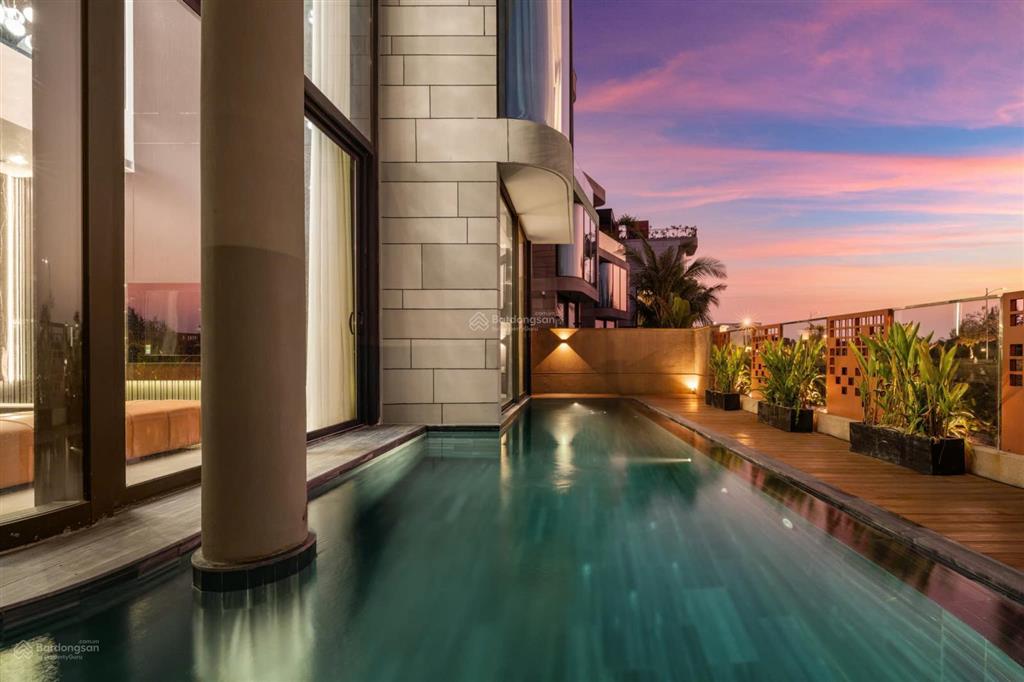 Cho thuê villa regal victoria 5pn 600m2  view sông gần biển đối diện cocobay đà nẵng
