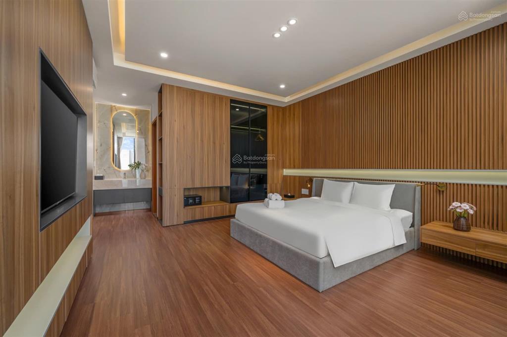 Cho thuê villa regal victoria 5pn 600m2  view sông gần biển đối diện cocobay đà nẵng