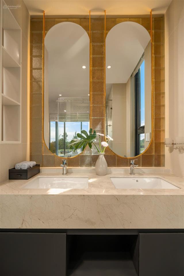 Cho thuê villa regal victoria 5pn 600m2  view sông gần biển đối diện cocobay đà nẵng