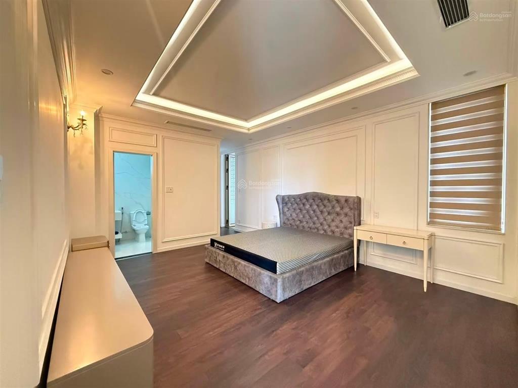 Cho thuê biệt thự biển 5 tầng view trực diện biển mỹ khê đà nẵng 8 phòng ngủ full nội thất cao cấp