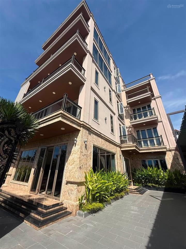 Cho thuê biệt thự biển 5 tầng view trực diện biển mỹ khê đà nẵng 8 phòng ngủ full nội thất cao cấp