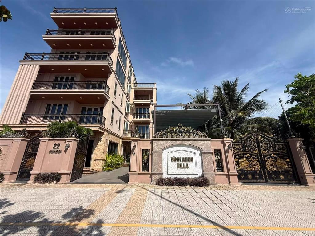 Cho thuê biệt thự biển 5 tầng view trực diện biển mỹ khê đà nẵng 8 phòng ngủ full nội thất cao cấp