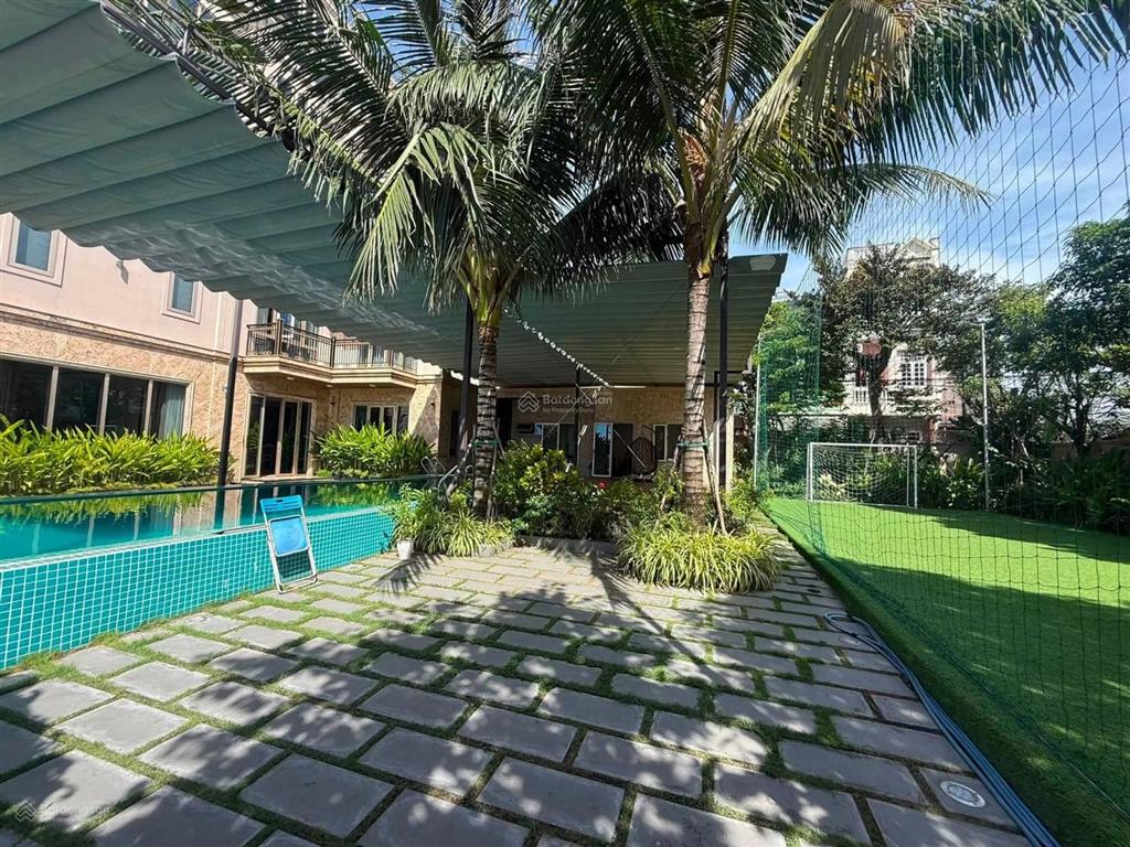 Cho thuê biệt thự biển 5 tầng view trực diện biển mỹ khê đà nẵng 8 phòng ngủ full nội thất cao cấp