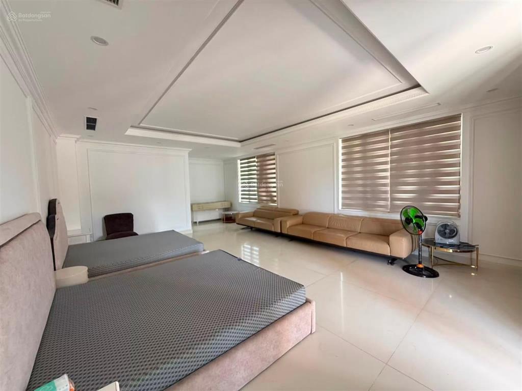 Cho thuê biệt thự biển 5 tầng view trực diện biển mỹ khê đà nẵng 8 phòng ngủ full nội thất cao cấp