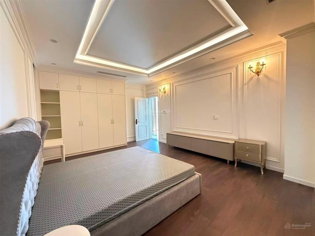 Cho thuê biệt thự biển 5 tầng view trực diện biển mỹ khê đà nẵng 8 phòng ngủ full nội thất cao cấp