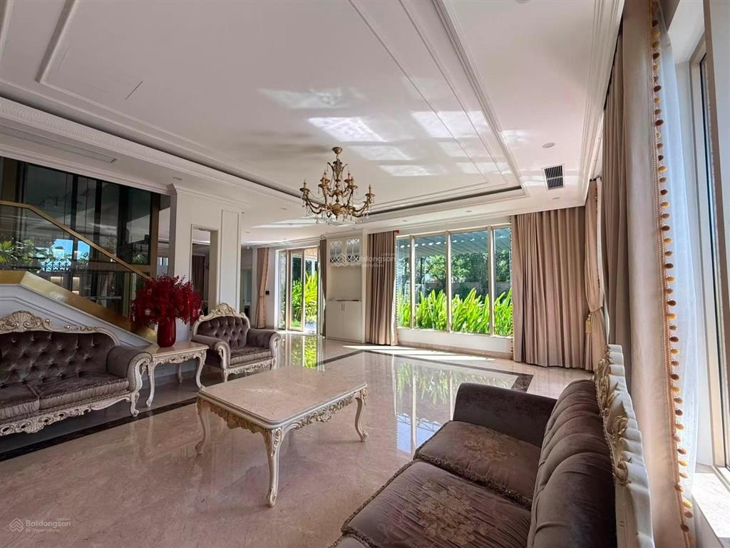 Cho thuê biệt thự biển 5 tầng view trực diện biển mỹ khê đà nẵng 8 phòng ngủ full nội thất cao cấp