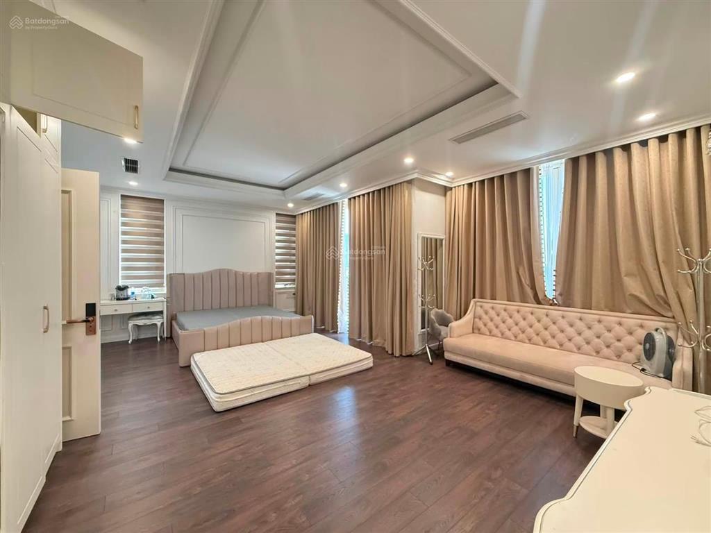 Cho thuê biệt thự biển 5 tầng view trực diện biển mỹ khê đà nẵng 8 phòng ngủ full nội thất cao cấp
