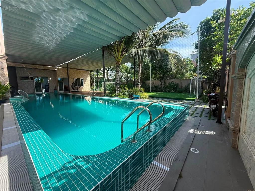 Cho thuê biệt thự biển 5 tầng view trực diện biển mỹ khê đà nẵng 8 phòng ngủ full nội thất cao cấp