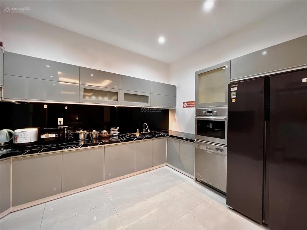 Cho thuê villa 200m2 6 phòng ngủ đường đỗ huy uyển gần vincom trung tâm sơn trà full nội thất xịn