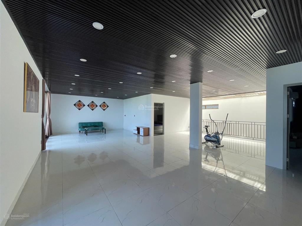 Bán villa 3 tầng mặt tiền đường anh thơ kđt nam việt á đà nẵng giá rẻ hơn thị trường vài tỷ