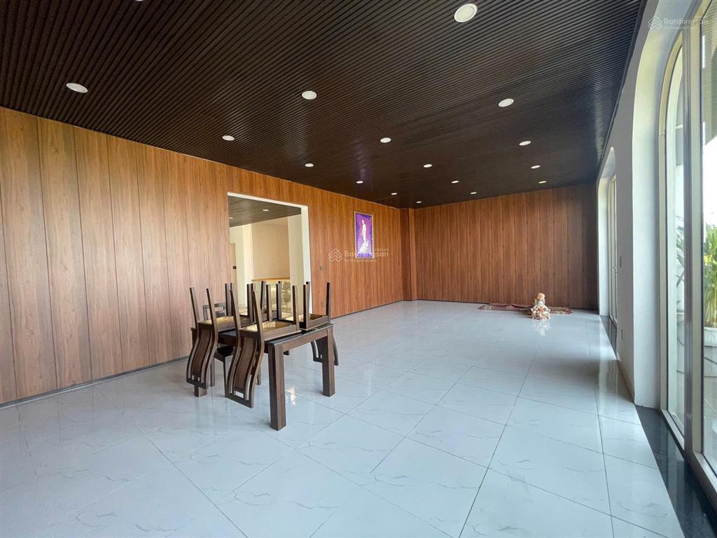 Bán villa 3 tầng mặt tiền đường anh thơ kđt nam việt á đà nẵng giá rẻ hơn thị trường vài tỷ