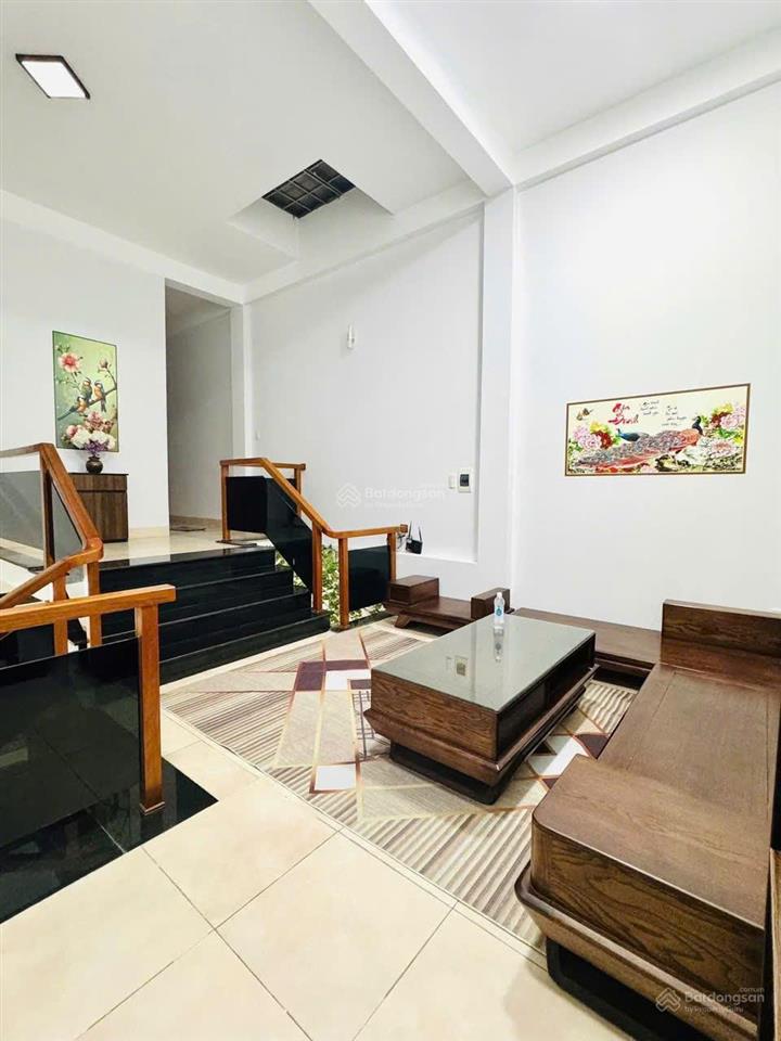 Bán nhà 2 tầng full nội thất đường hoàng bích sơn gần phạm văn đồng ra biển mỹ khê 400m giá tốt