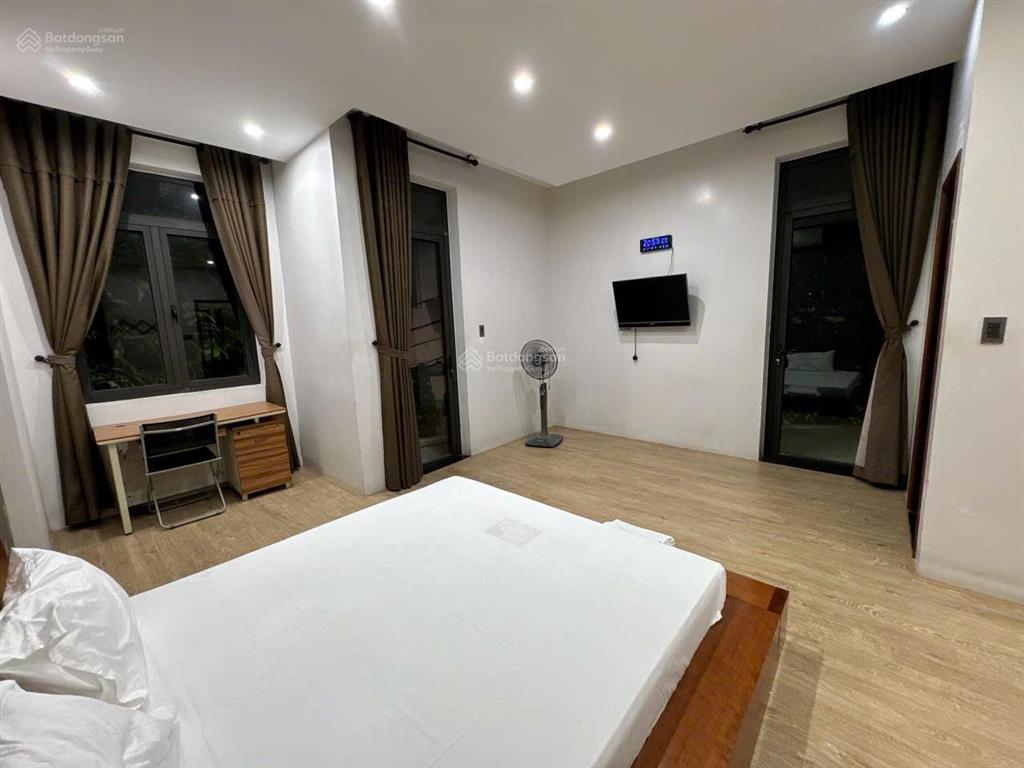 Cho thuê nhà 4 tầng 7pn góc 2 mặt tiền cao bá quát trung tâm gần chợ đêm sơn trà ra sông hàn 100m