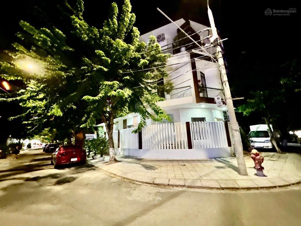 Cho thuê nhà 4 tầng 7pn góc 2 mặt tiền cao bá quát trung tâm gần chợ đêm sơn trà ra sông hàn 100m