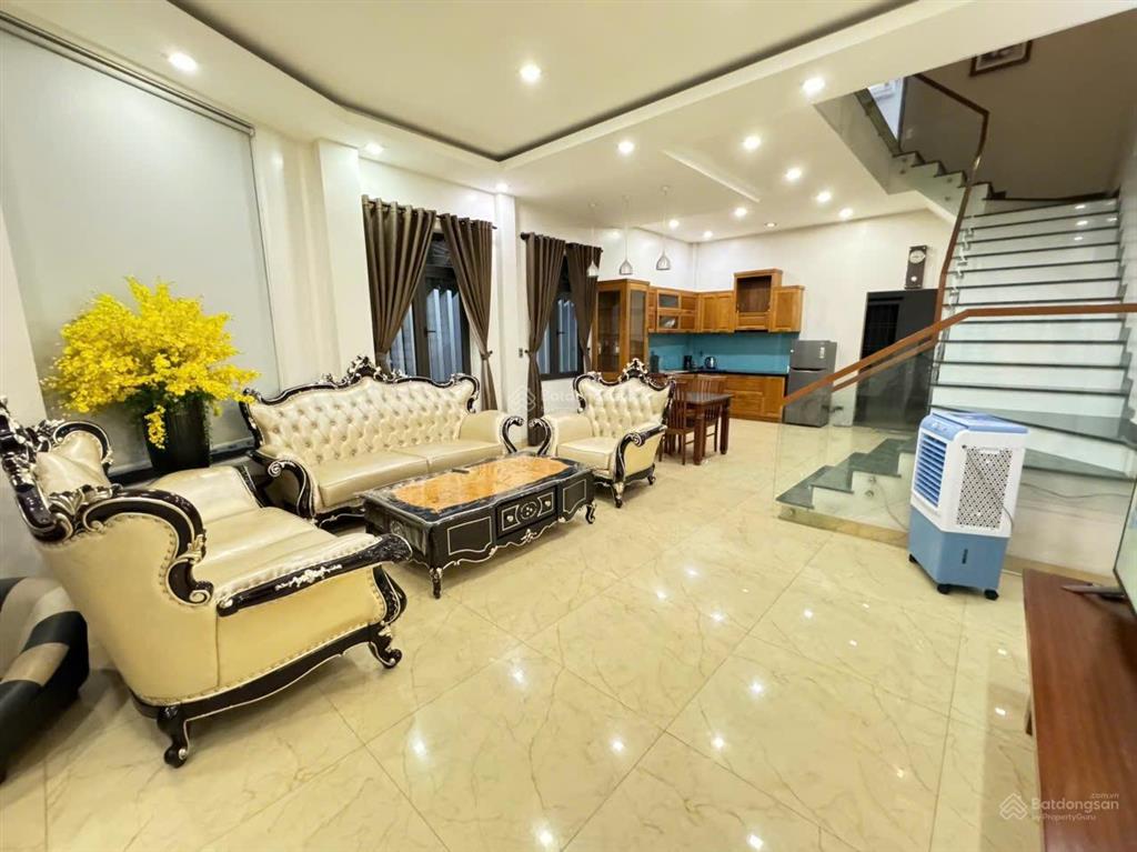 Cho thuê nhà 4 tầng 7pn góc 2 mặt tiền cao bá quát trung tâm gần chợ đêm sơn trà ra sông hàn 100m