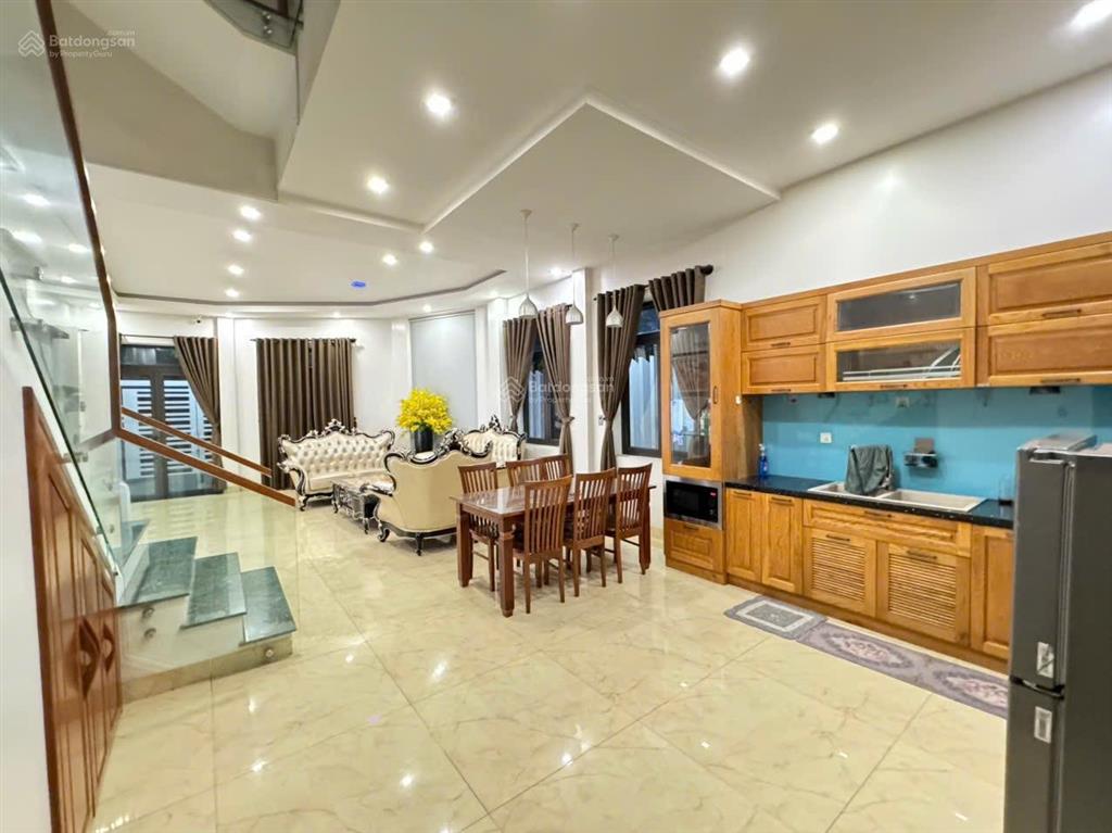 Cho thuê nhà 4 tầng 7pn góc 2 mặt tiền cao bá quát trung tâm gần chợ đêm sơn trà ra sông hàn 100m