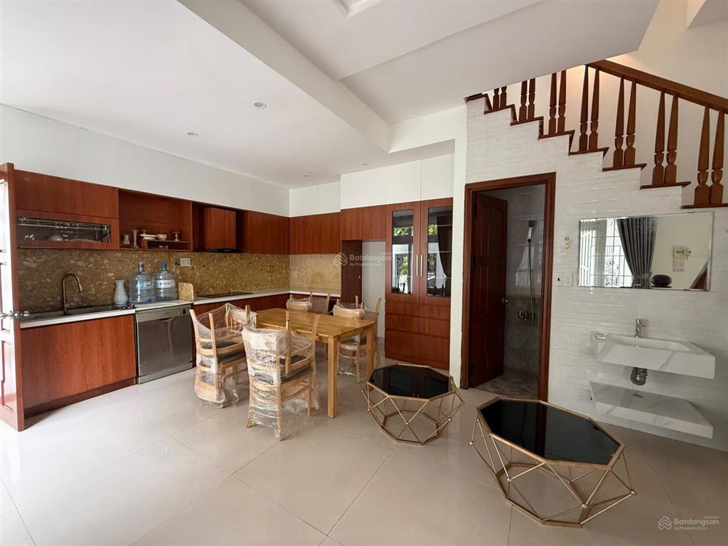 Cho thuê nhà 3 tầng 4 phòng ngủ full nội thất đường sương nguyệt ánh gần biển mỹ khê phố hàn quốc