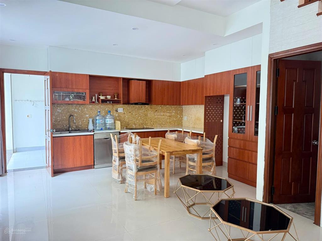 Cho thuê nhà 3 tầng 4 phòng ngủ full nội thất đường sương nguyệt ánh gần biển mỹ khê phố hàn quốc