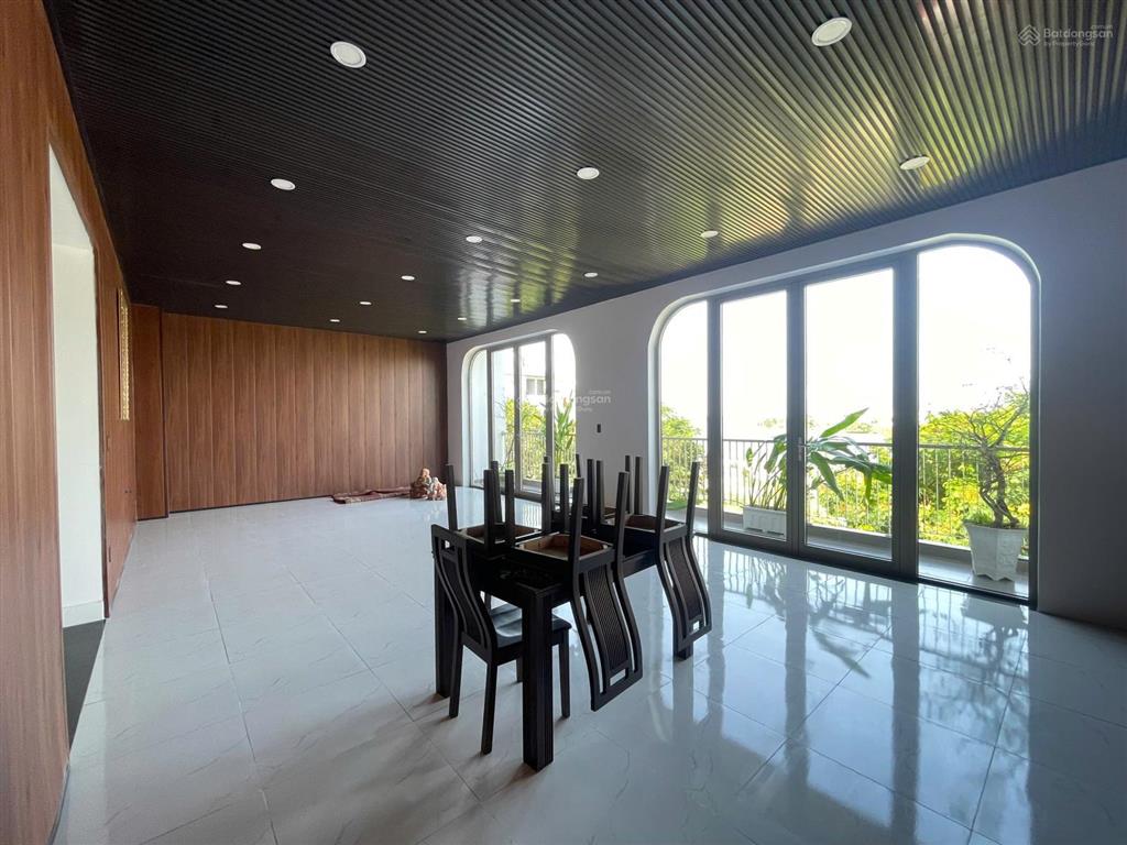 Cho thuê biệt thự 7 phòng ngủ đường anh thơ full nội thất có hồ bơi kđt nam việt á đà nẵng