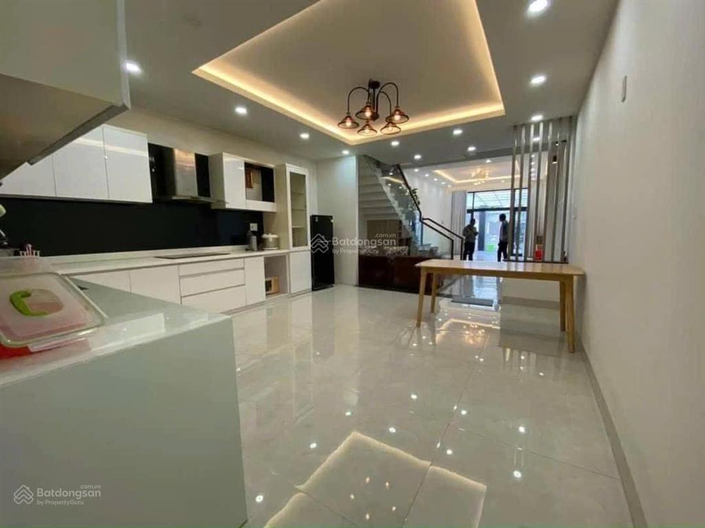 Cho thuê nhà 3 tầng 4pn mặt tiền dương đình nghệ đà nẵng vị trí gần biển sầm uất phố hàn quốc