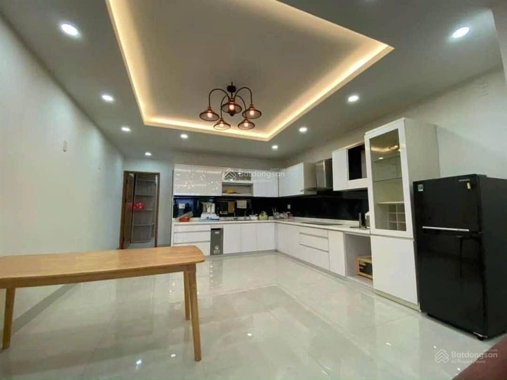 Cho thuê nhà 3 tầng 4pn mặt tiền dương đình nghệ đà nẵng vị trí gần biển sầm uất phố hàn quốc