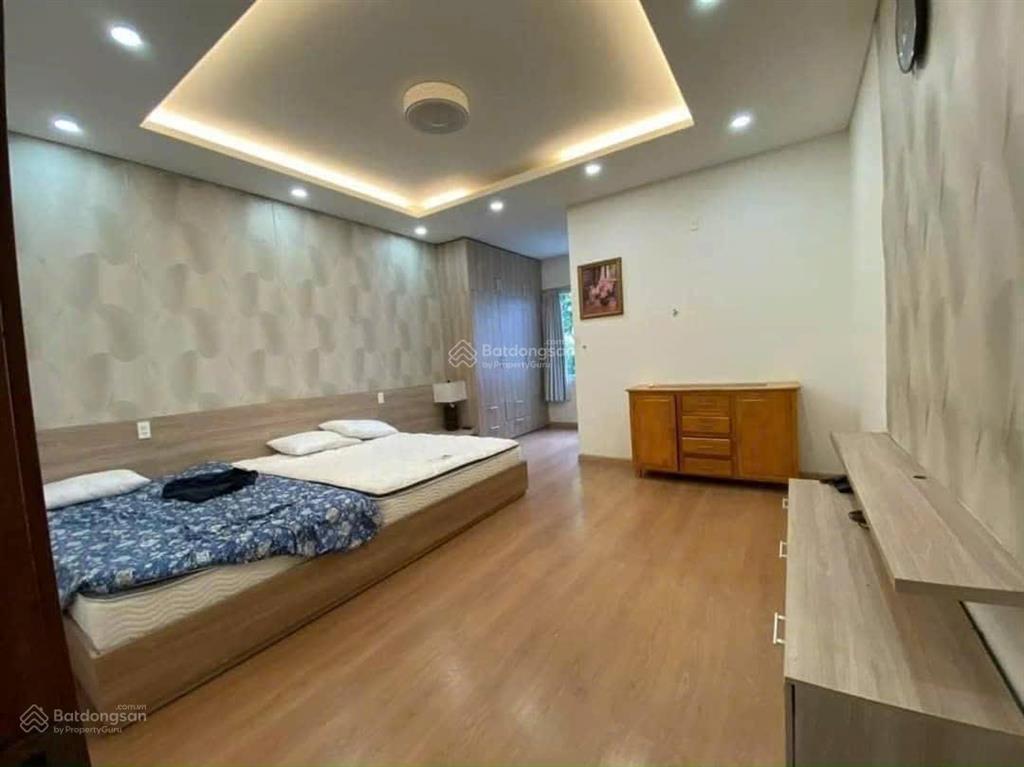 Cho thuê nhà 3 tầng 4pn mặt tiền dương đình nghệ đà nẵng vị trí gần biển sầm uất phố hàn quốc