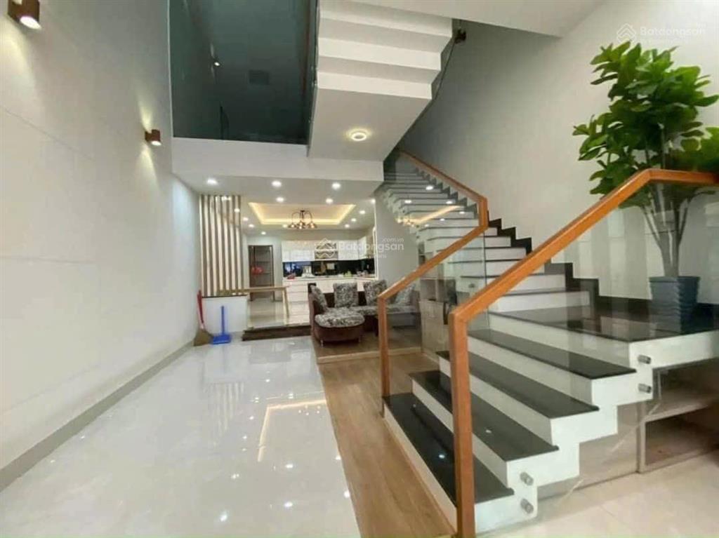 Cho thuê nhà 3 tầng 4pn mặt tiền dương đình nghệ đà nẵng vị trí gần biển sầm uất phố hàn quốc