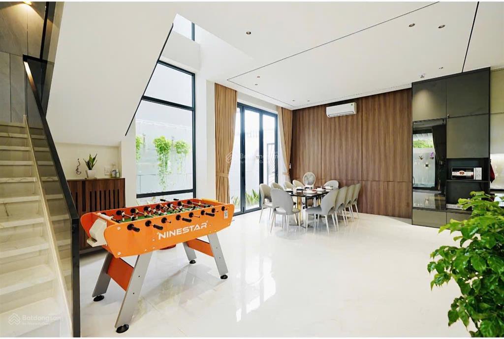 Cho thuê villa 6 phòng ngủ đường phan bá vành full nội thất trung tâm sơn trà có hồ bơi sân vườn