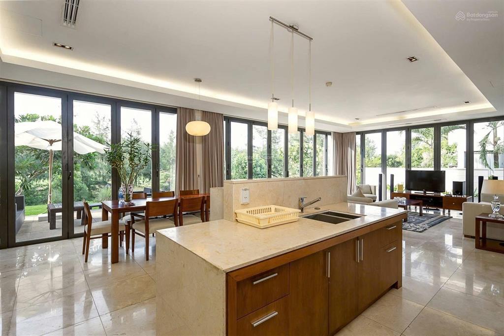 Cho thuê ocean villa 813m2 view trực diện biển full nội thất 5 phòng ngủ khép kín cao cấp siêu vip