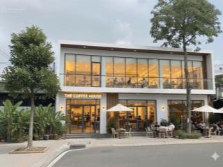 Phải nhanh  giảm sốc 300 triệu mặt tiền góc svđ dĩ an 6,9 tỷ (từ 7.2 tỷ thương lượng)