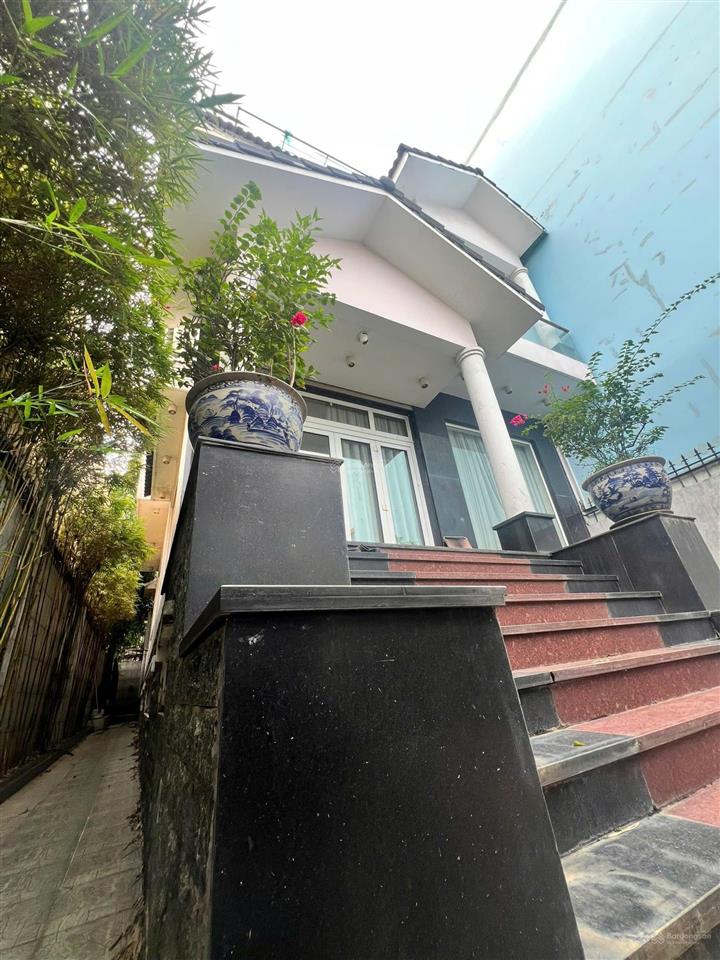 Chính chủ cần bán gấp bt 4pn, 5wc, 196m2 tại đường 26, thủ đức, giá tốt 18 tỷ giá hời