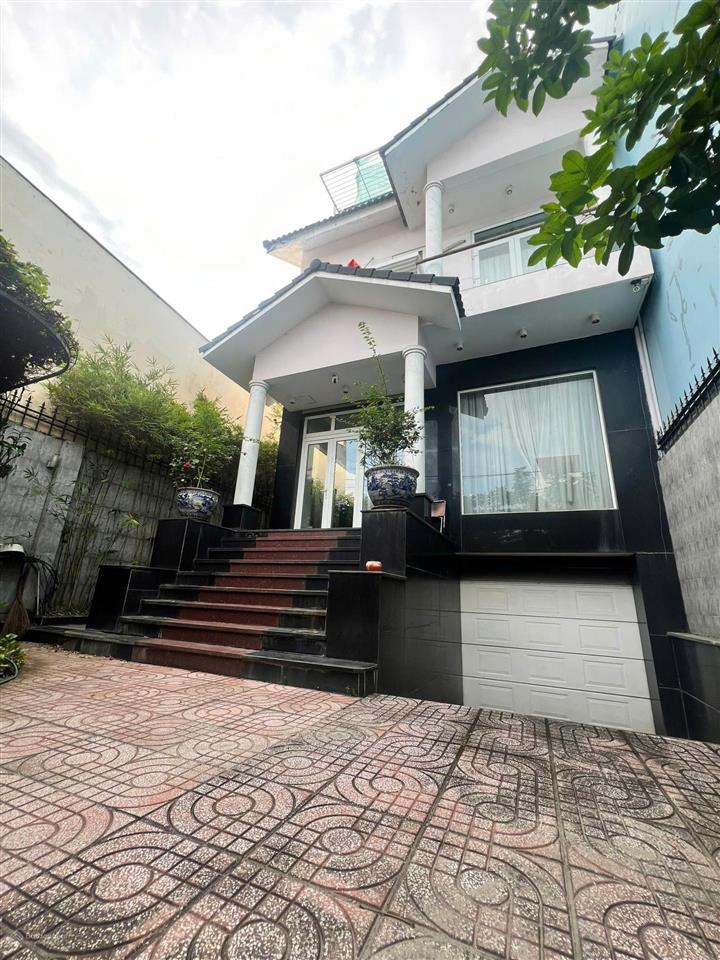 Chính chủ cần bán gấp bt 4pn, 5wc, 196m2 tại đường 26, thủ đức, giá tốt 18 tỷ giá hời