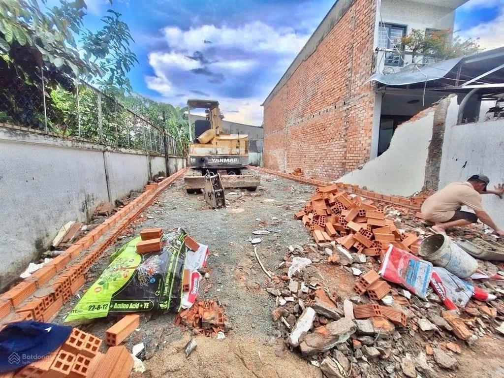 Chính chủ cần bán giá đã tốt còn hạ 200trchỉ còn 4.4t,ỷ  đất sát làng đhqg  120m2 (6m)vuông vức