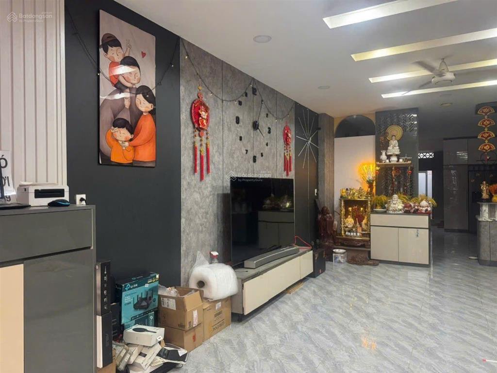 Nhà sát tô ngọc vân , sát chợ tam hà diện tích  4,5x18 nhà 1trệt 1 lầu nhà nội thất cao cấp 70m2