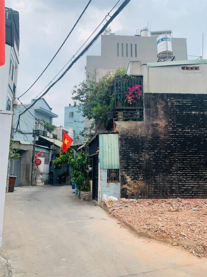 Hiếm 71m2 ngã tư thủ đức  giá 5tỷ7 + đất lô góc 6.7 x 15. sát chợ linh trung