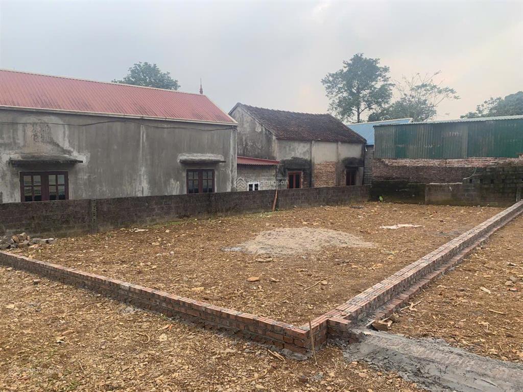 Chính chủ bán lô góc hai mặt tiền đường trung tâm thôn đồi miễu, xã xuân mai. giá 1,3 tỷ
